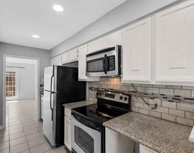 10324 Longmont Drive - Photo Thumbnail 8