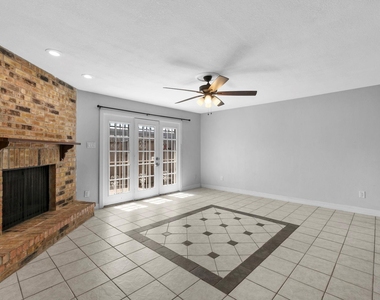 10324 Longmont Drive - Photo Thumbnail 4