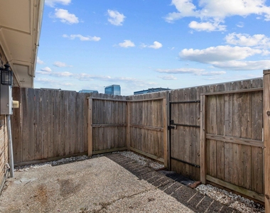 10324 Longmont Drive - Photo Thumbnail 26