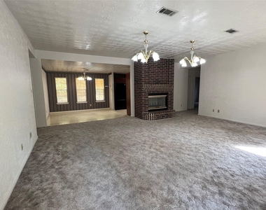 12345 Oak Leaf Road - Photo Thumbnail 3
