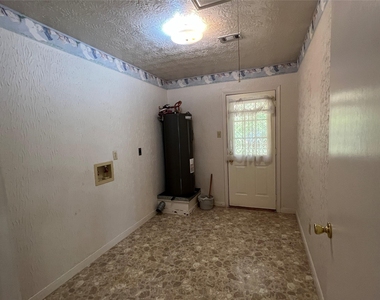 12345 Oak Leaf Road - Photo Thumbnail 6