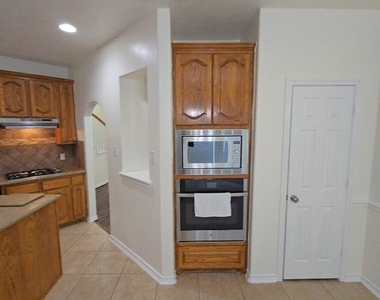 16514 Bluff Springs Drive - Photo Thumbnail 27