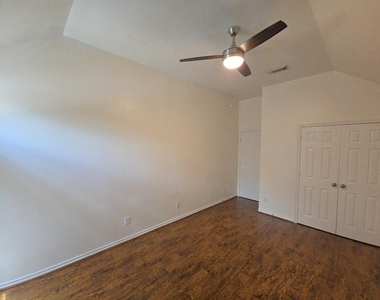 16514 Bluff Springs Drive - Photo Thumbnail 22