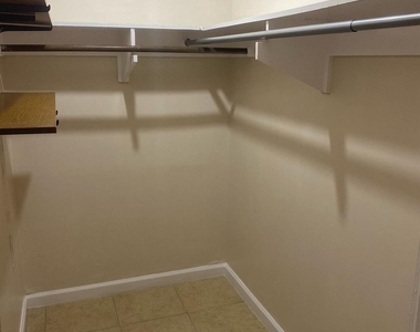 5353 Richmond Avenue - Photo Thumbnail 6