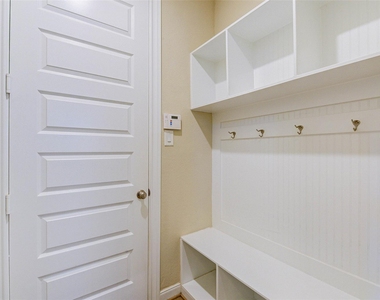 4022 Steep Woods Drive - Photo Thumbnail 7
