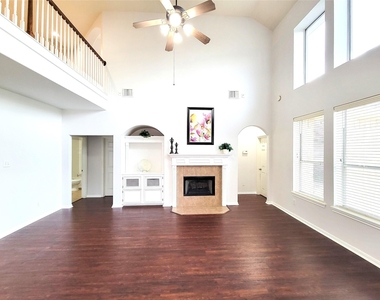 17715 Laguna Trail Drive - Photo Thumbnail 12