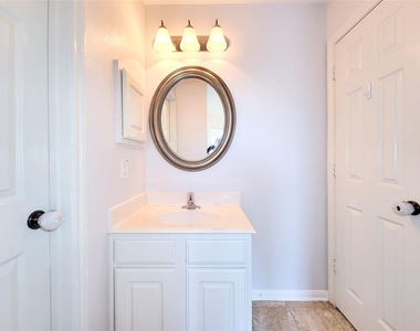17715 Laguna Trail Drive - Photo Thumbnail 37