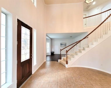 17715 Laguna Trail Drive - Photo Thumbnail 5