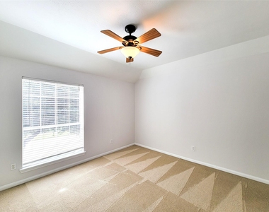 17715 Laguna Trail Drive - Photo Thumbnail 32