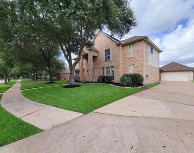 17715 Laguna Trail Drive - Photo Thumbnail 1