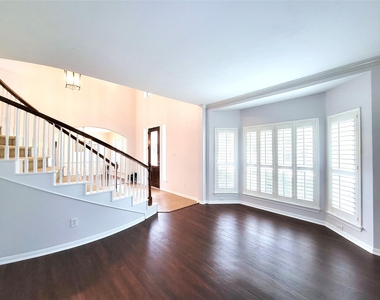 17715 Laguna Trail Drive - Photo Thumbnail 6