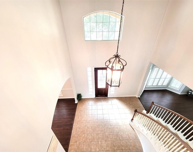 17715 Laguna Trail Drive - Photo Thumbnail 4