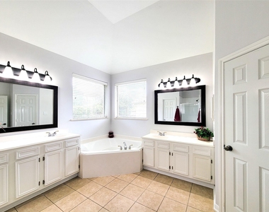 17715 Laguna Trail Drive - Photo Thumbnail 24