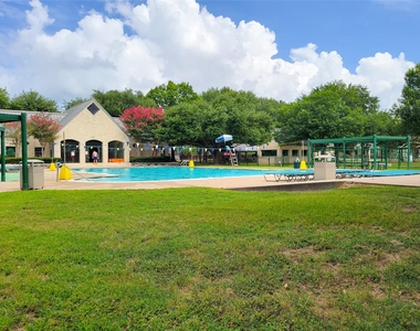 17715 Laguna Trail Drive - Photo Thumbnail 45