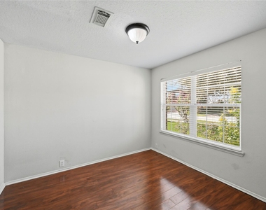 14954 Sugar Sands Drive - Photo Thumbnail 5