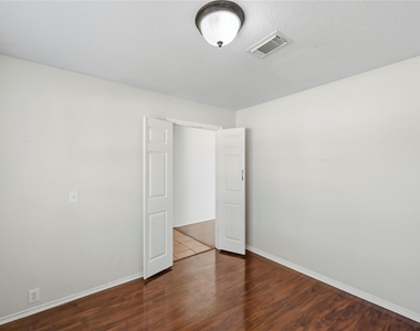 14954 Sugar Sands Drive - Photo Thumbnail 4