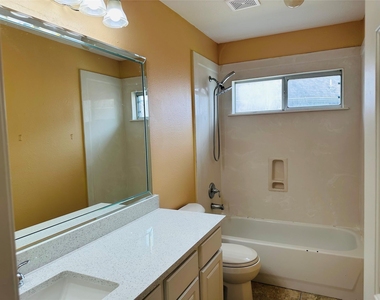20506 Rainstone Court - Photo Thumbnail 9
