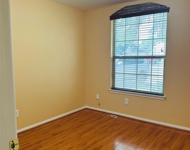 20506 Rainstone Court - Photo Thumbnail 6