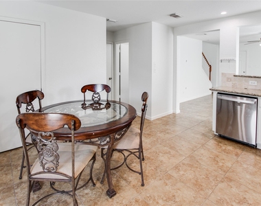 11346 Log Cabin Lane - Photo Thumbnail 6
