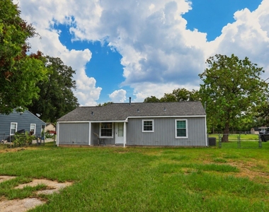 127 Holly Street - Photo Thumbnail 7