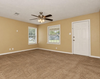 127 Holly Street - Photo Thumbnail 2