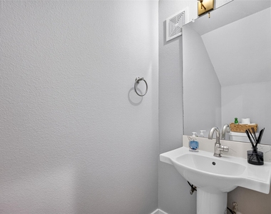 803 Thornton Road - Photo Thumbnail 24