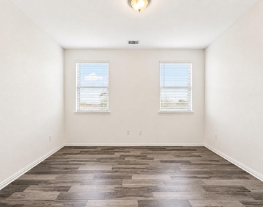 31307 Black Forest Crossing - Photo Thumbnail 9