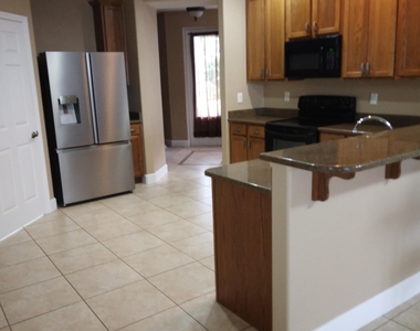 2552 Glenridge Circle - Photo Thumbnail 8
