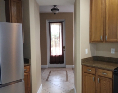2552 Glenridge Circle - Photo Thumbnail 5