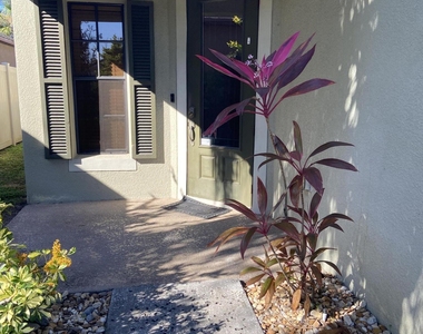 2552 Glenridge Circle - Photo Thumbnail 3