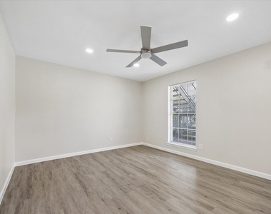 8939 Gaylord Street - Photo Thumbnail 7