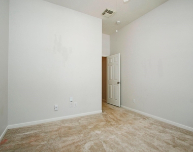 2414 Hannover Valley Court - Photo Thumbnail 37