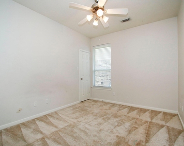 2414 Hannover Valley Court - Photo Thumbnail 34