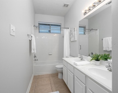 2414 Hannover Valley Court - Photo Thumbnail 38