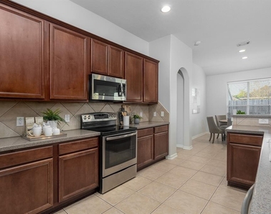 2414 Hannover Valley Court - Photo Thumbnail 20