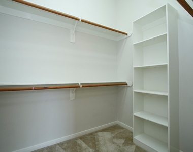 2414 Hannover Valley Court - Photo Thumbnail 32