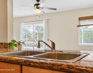 1340 Mariposa Drive Ne - Photo Thumbnail 16