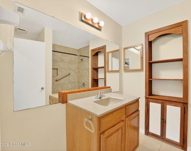 1340 Mariposa Drive Ne - Photo Thumbnail 31