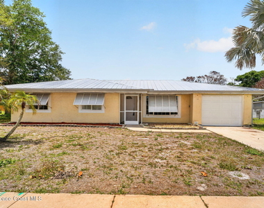 1340 Mariposa Drive Ne - Photo Thumbnail 1