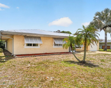 1340 Mariposa Drive Ne - Photo Thumbnail 3