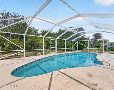 1340 Mariposa Drive Ne - Photo Thumbnail 39