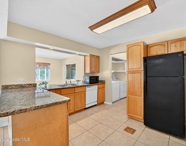 1340 Mariposa Drive Ne - Photo Thumbnail 14