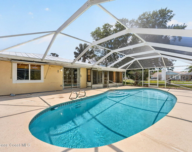 1340 Mariposa Drive Ne - Photo Thumbnail 38