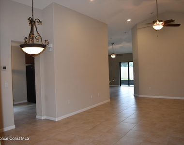 518 Dillard Drive Se - Photo Thumbnail 6