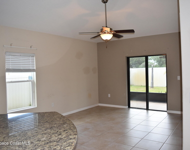 518 Dillard Drive Se - Photo Thumbnail 5
