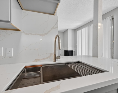 8205 Sands Point Drive - Photo Thumbnail 6