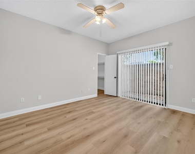8205 Sands Point Drive - Photo Thumbnail 12
