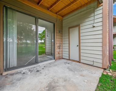 8205 Sands Point Drive - Photo Thumbnail 16
