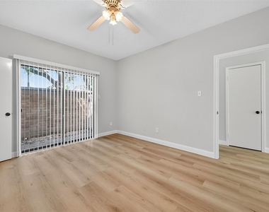 8205 Sands Point Drive - Photo Thumbnail 13