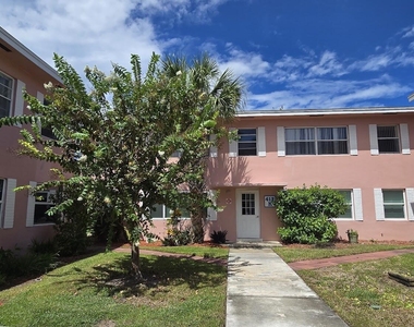 412 Monroe Avenue - Photo Thumbnail 2
